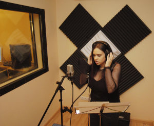 Ebony Ark grabando