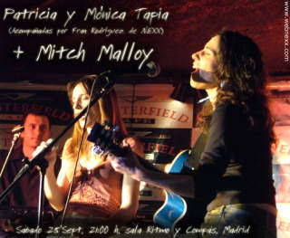 Patricia y Monica Tapia en directo